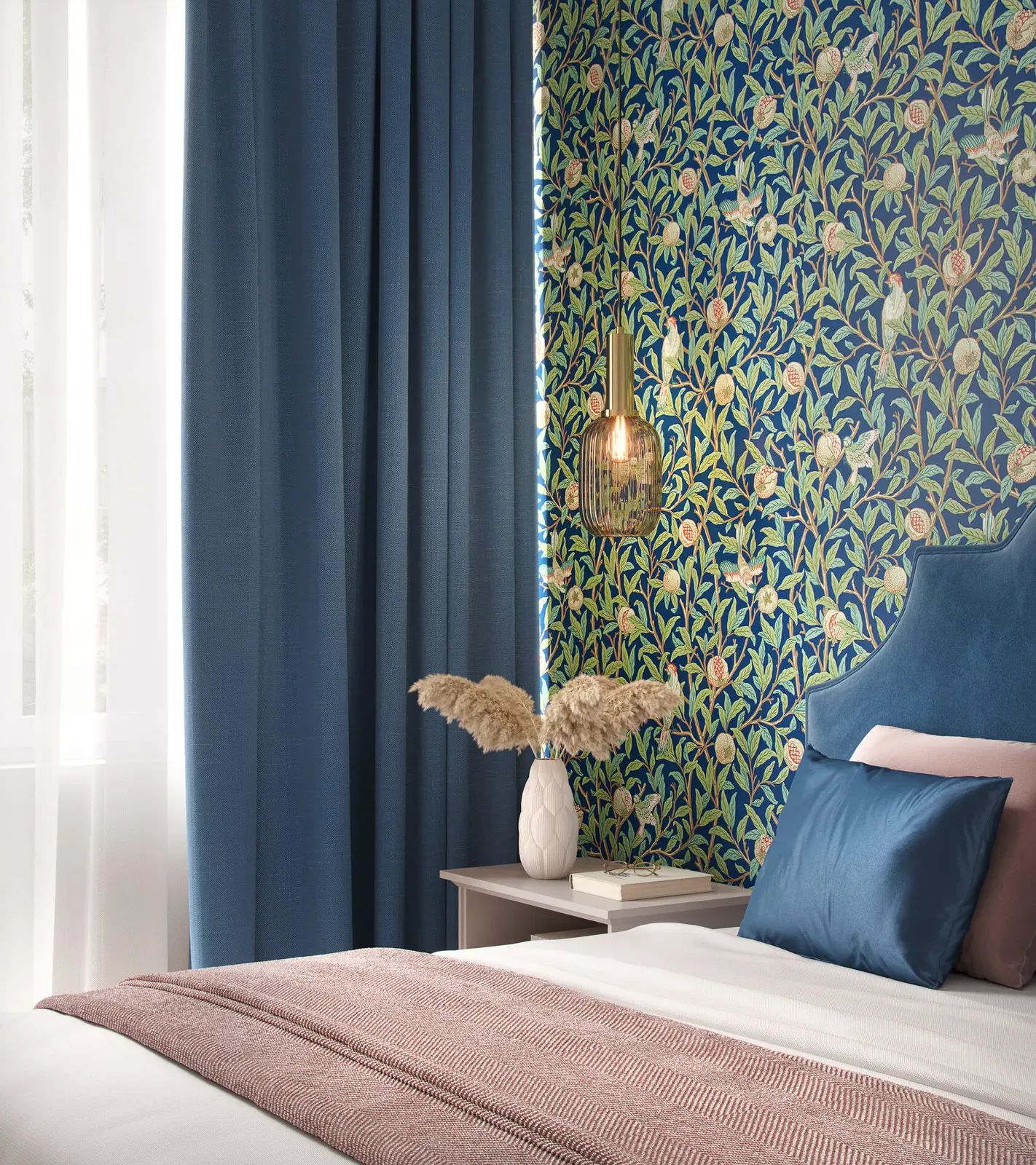 BEDROOM (3/8)