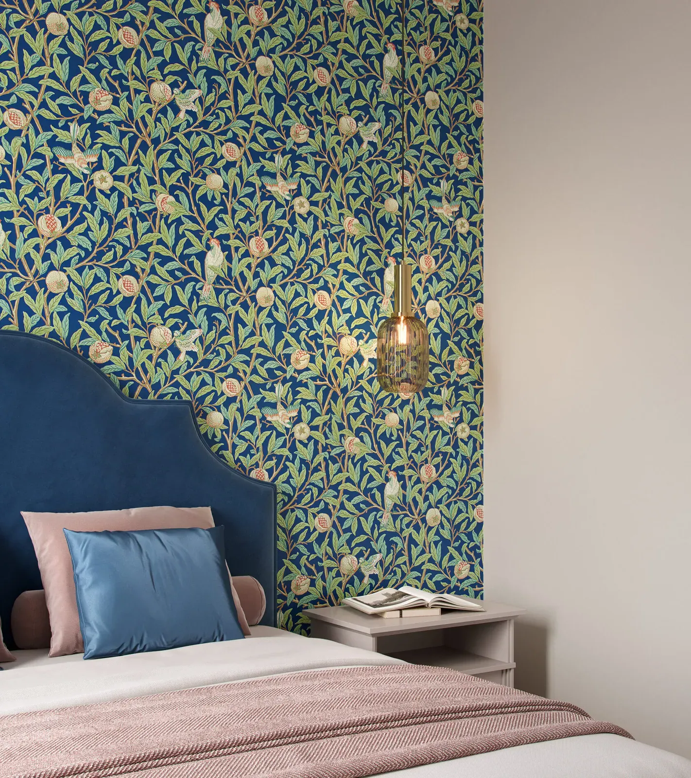 BEDROOM (8/8)